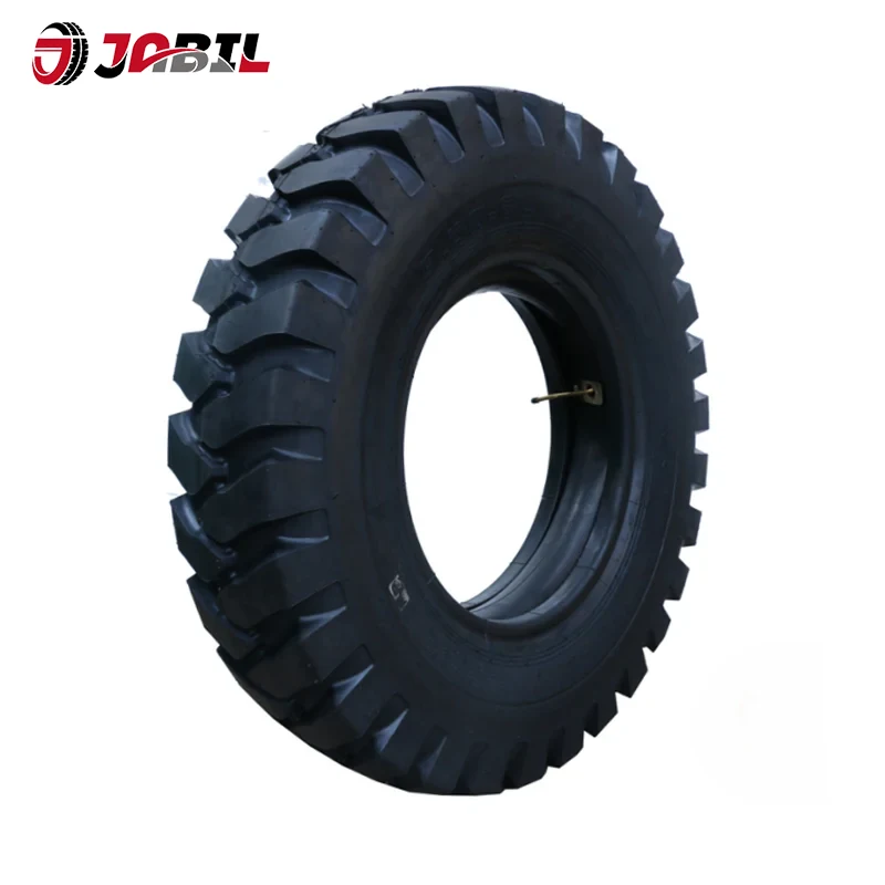 چگونه تایرهای بیل مکانیکی و ترنچر را نگهداری کنیم؟